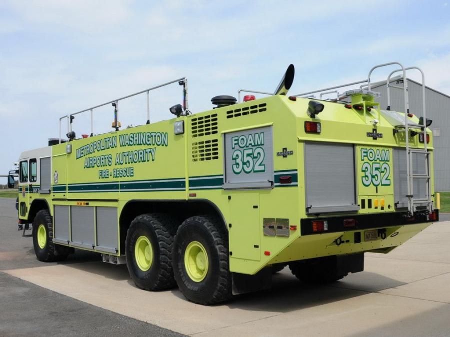  Oshkosh Striker 3000 ARFF 2002 года  (фото 7 из 17)